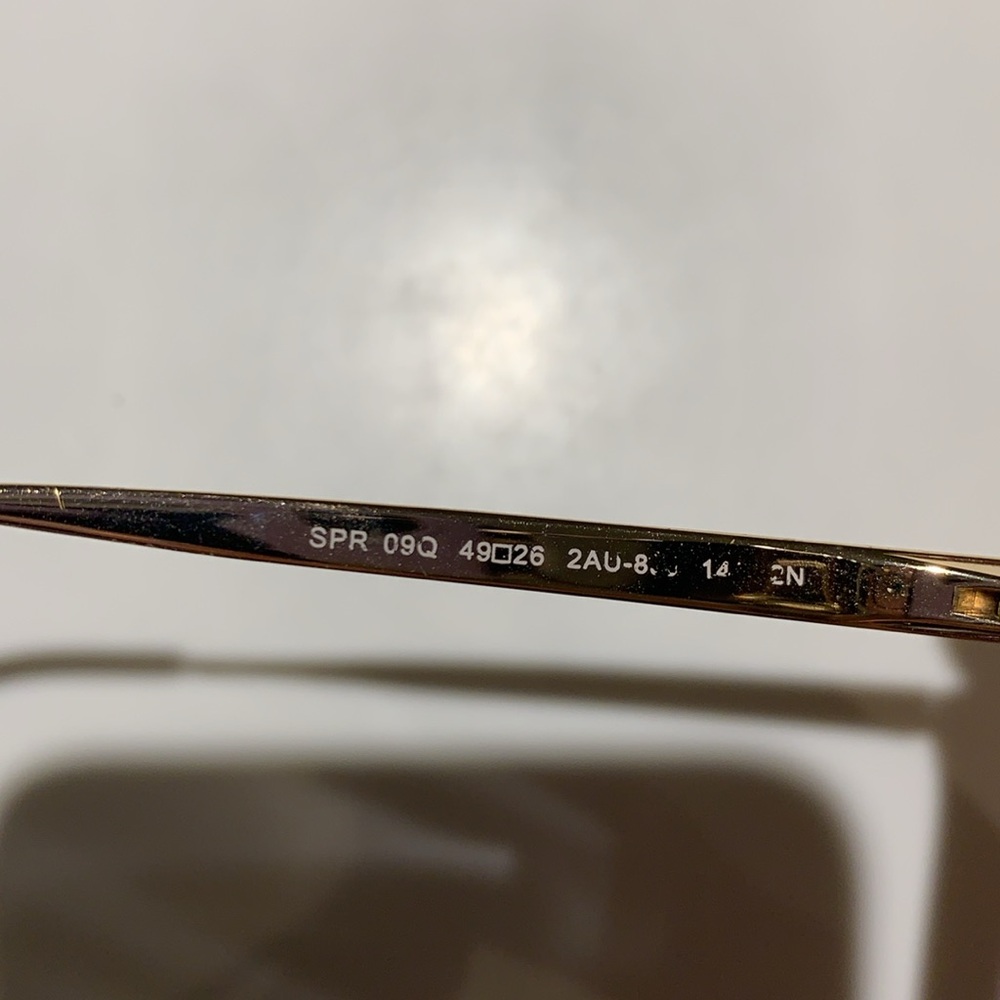 Prada sunglass - Picture 4 of 6